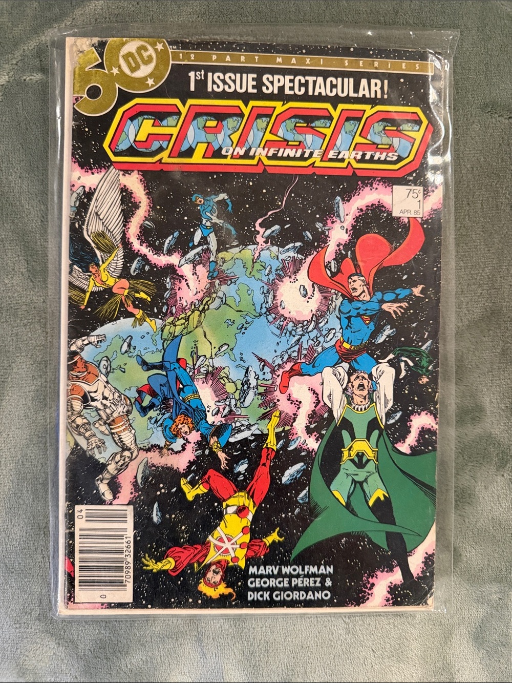 VTG Ungraded, Raw copy of Crisis on Infinite Earths 1985